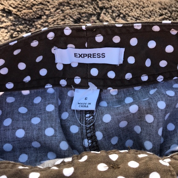 Express Shorts - Picture 3 of 4